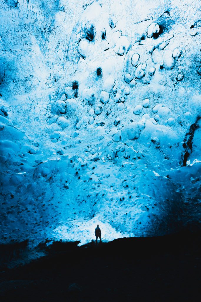 Icy SIlhouette contrasting landcapes iceland jeroenvannieuwenhove