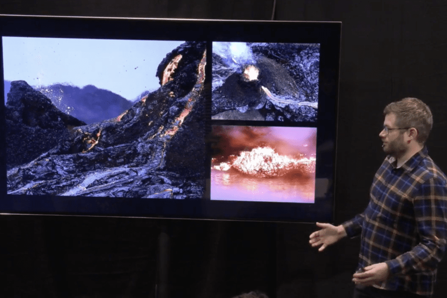 Jeroen Van Nieuwenhove talking at the Canon Belgium stand on Photo Days in Brussels.