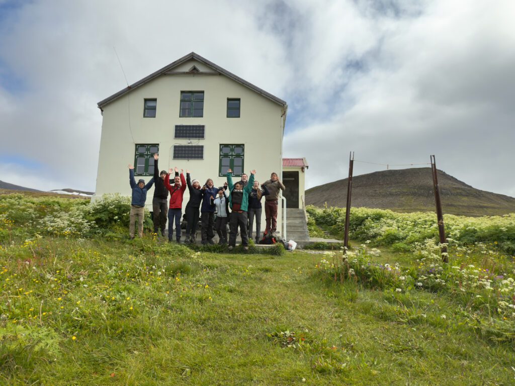 Canon RF 200-800mm F6.3-9 IS USM: Photographing Arctic Foxes Canon RF 200-800mm F6.3-9 IS USM: Photographing Arctic Foxes