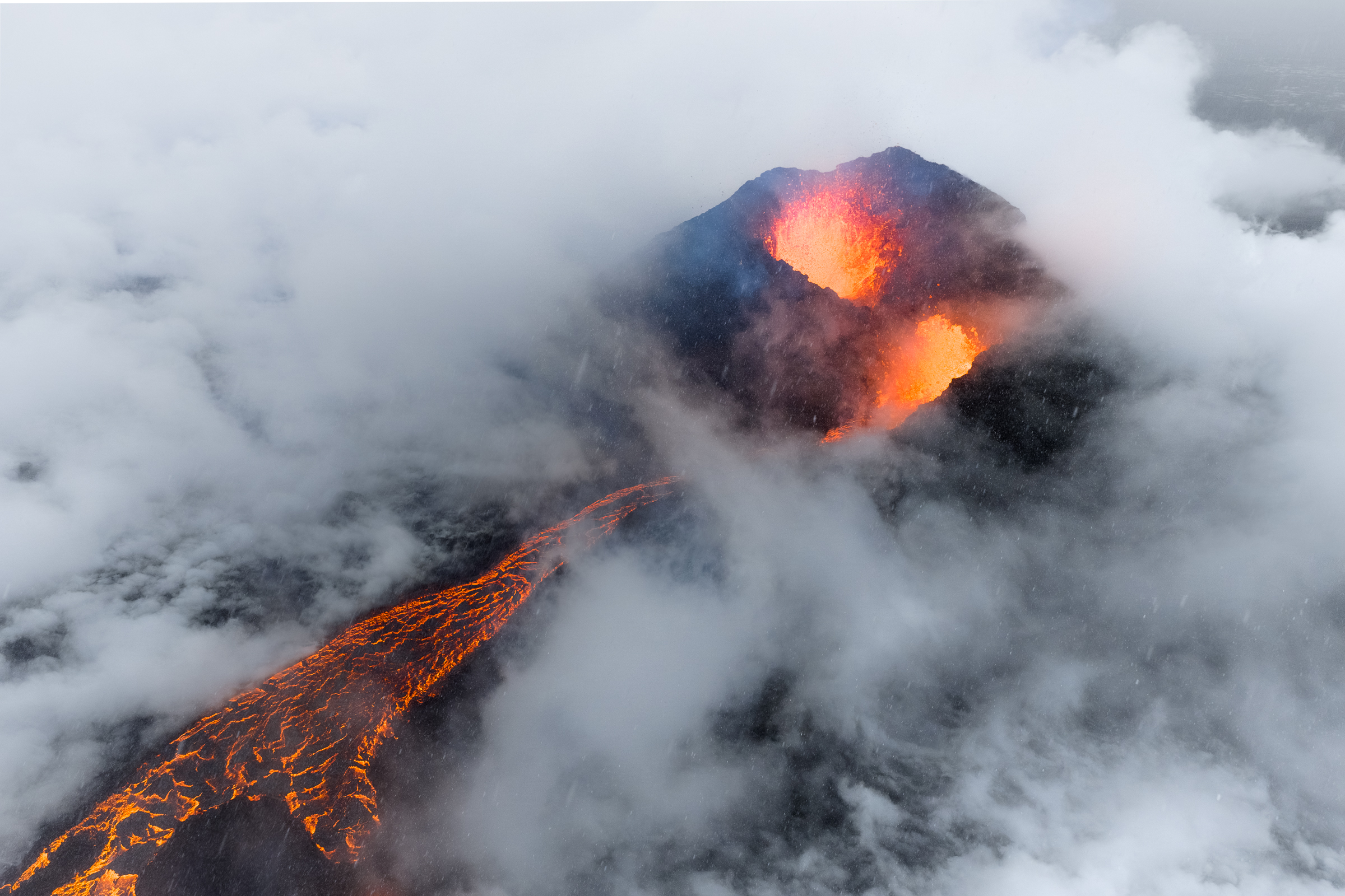 Behind The Shot - Volcanic Eruption In Iceland Engulfed In Steam